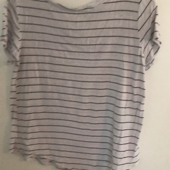 Size Small black and white striped tee - Picture 3 of 3